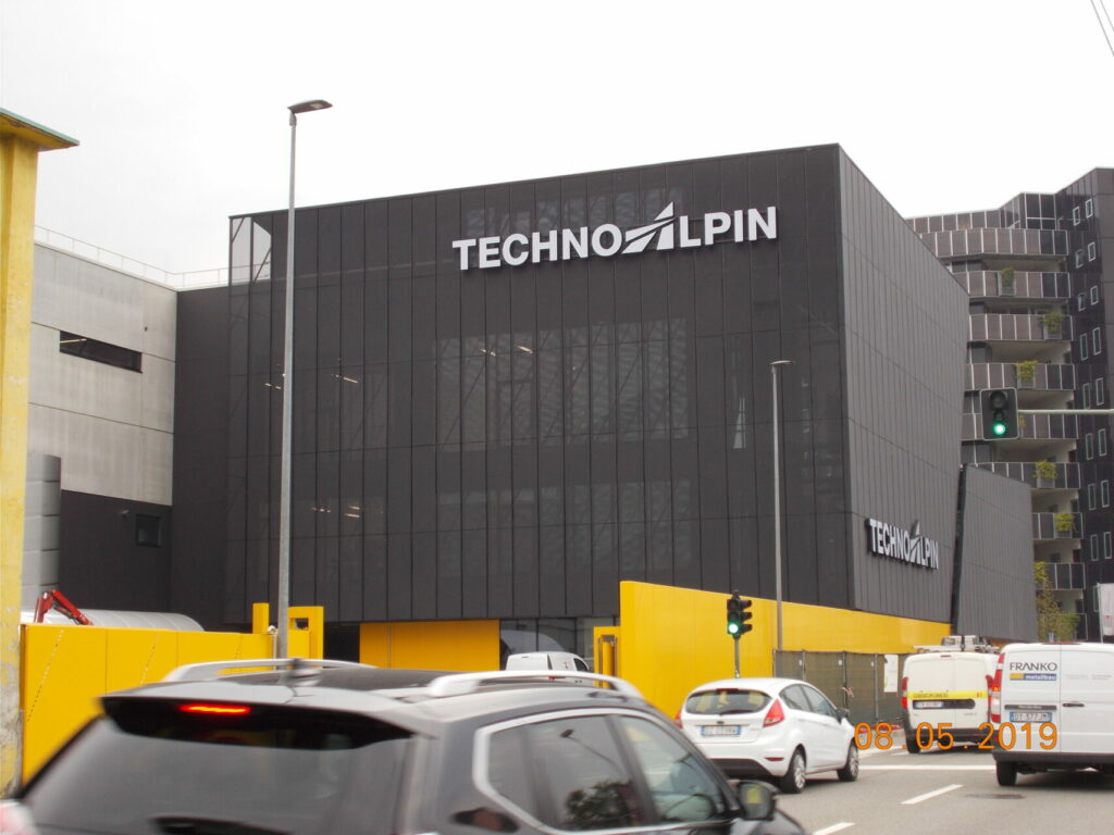 Baustelle Technoalpin Bozen DSCN0200