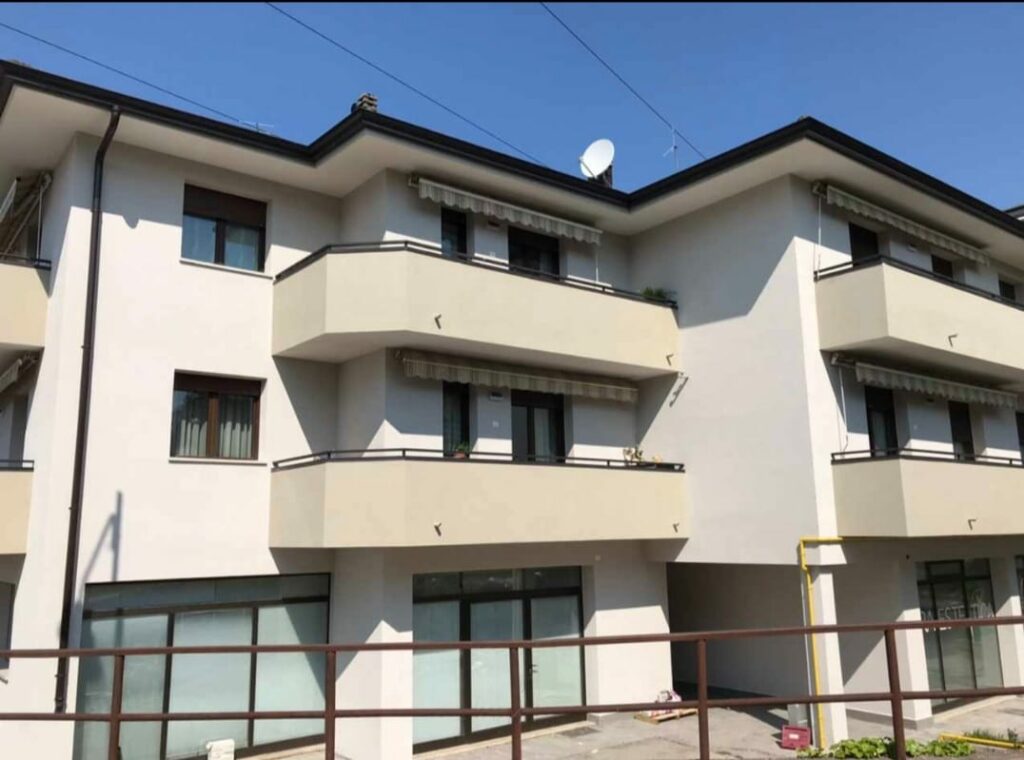 Fassaden Rehabilitation, Mantelisolation und Putzer in Trento be4dc1aa d61e 4a71 a933 90fb24e36161